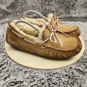 UGG Dakota Women's Slipper Chestnut Brown Leather Tie Size 7